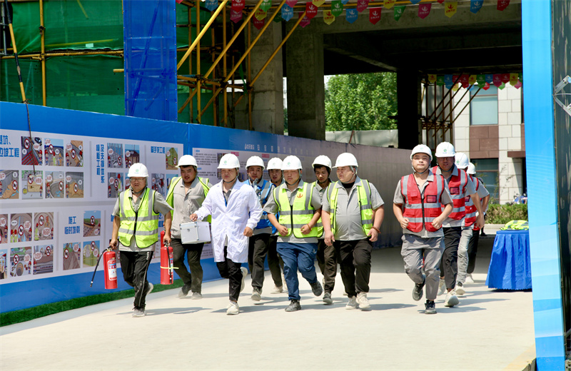 2025年6月24日，中海企業(yè)集團(tuán)山東公司“人人講安全，個(gè)個(gè)會(huì)應(yīng)急——查找身邊安全隱患”2025年“安全生產(chǎn)月”主題活動(dòng)在天津公司濟(jì)南中海天空之鏡項(xiàng)目成功舉辦。